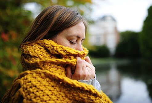 What affect does cold air have on a cold?
