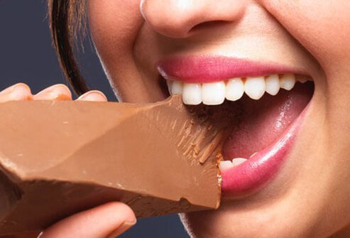 Despite widespread belief, eating chocolate doesn’t contribute to acne breakouts.