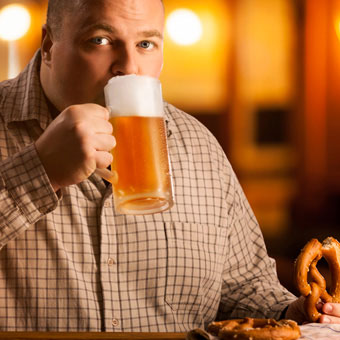 Heavy alcohol drinking and binge drinking appear to be most likely to contribute to weight gain.