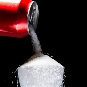 Artificially sweetened alcoholic beverages produce higher blood alcohol levels compared to regular sweetened alcohol drinks.