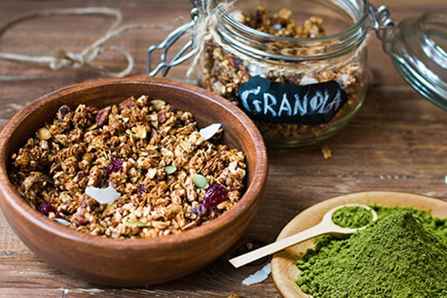 Add matcha to your favorite breakfast in a bowl.