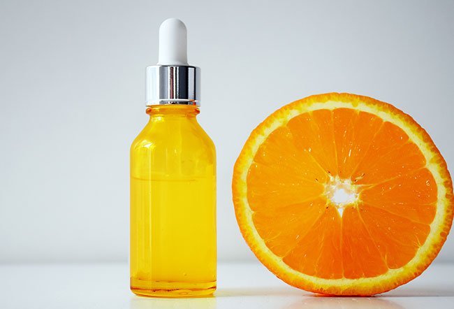 Vitamin C serums are skincare products that contain L-ascorbic acid, ascorbyl-6-palmitate, or magnesium ascorbyl phosphate. Effective vitamin C products contain between an eight and 20 percent concentration of vitamin C. They may also contain tyrosine, zinc, and vitamin E and be in an opaque bottle.
