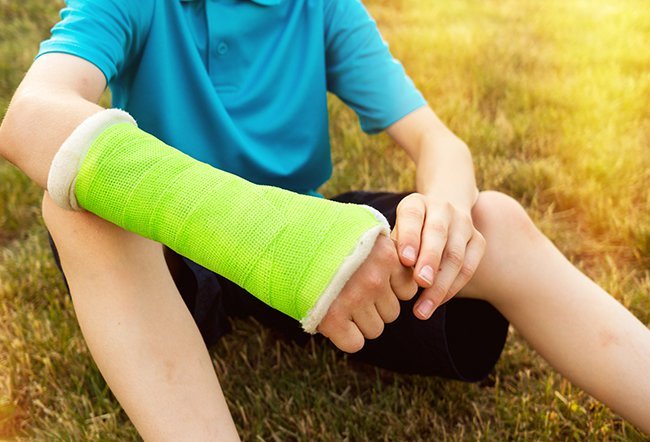 how do you tell if your arm is broken