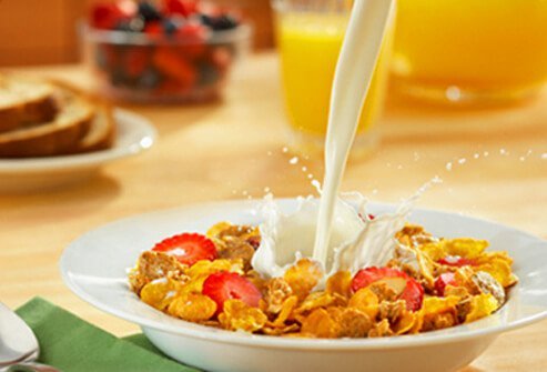 Studies have found that eating breakfast may improve short-term memory and attention.