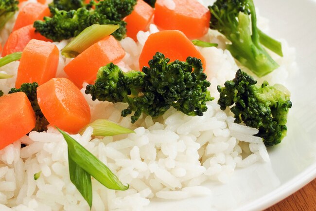 Adding low-GI foods to high-GI foods can minimize the effects of these foods on blood sugar levels.
