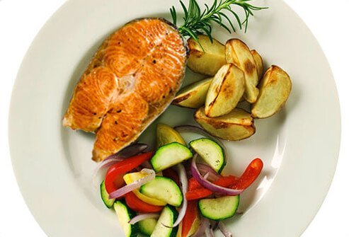 New American plate with salmon and vegetables.