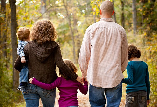 A blended family is one made of parents and children from previous relationships. Blended families face challenges including learning how to adjust to their new roles, learning how to parent stepchildren, and adapting to the new family structure. 