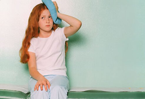 The best way to cut the swelling and pain of most minor head bumps is with a cold compress or ice pack.