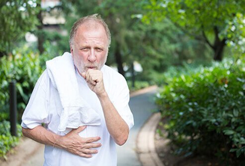 Symptoms of costochondritis and Tietze syndrome