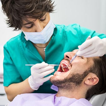 A dentist can diagnose dry sockets based on a physical exam and symptoms.