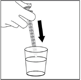 Push the plunger of the oral dispenser all the way down. Insert the oral dispenser into the bottle adapter - Illustration