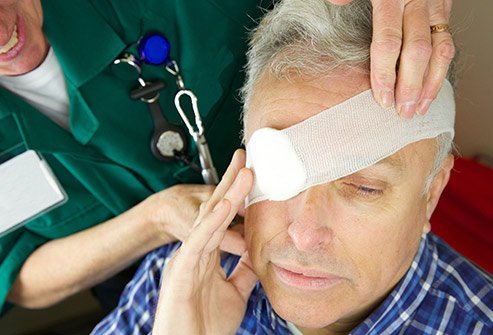 An optometrist can remove a foreign body from the eye under certain circumstances.