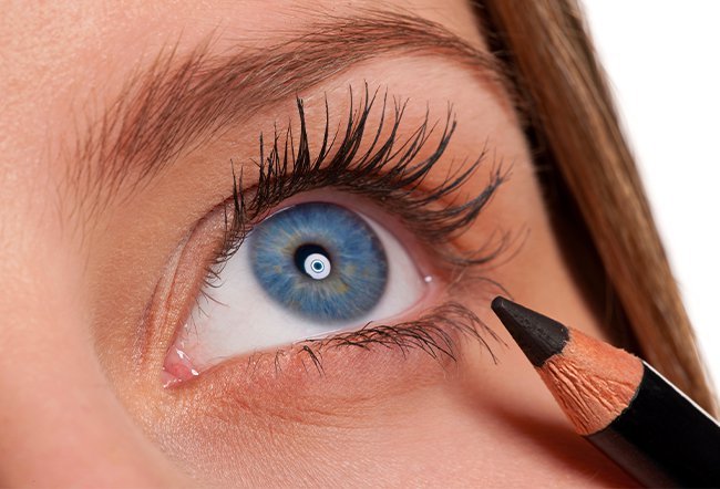 do eyelashes grow back if pulled out