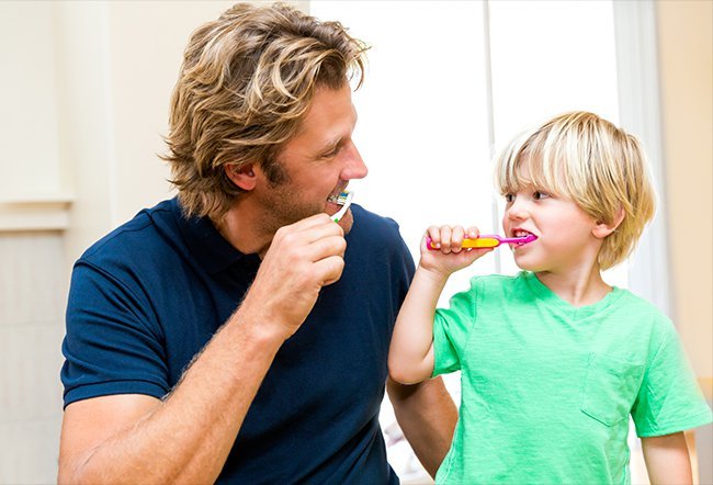 when is the best time to brush your teeth