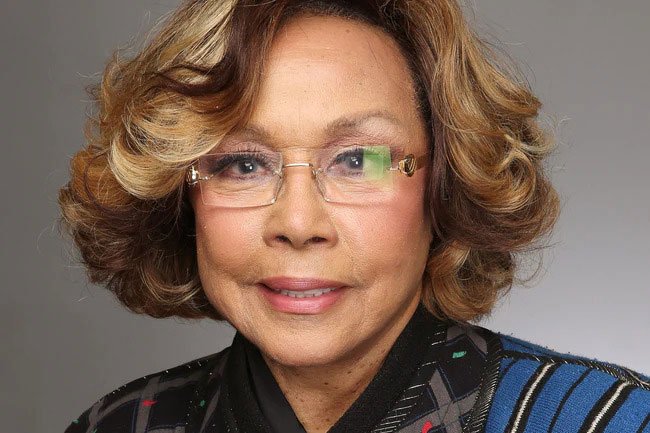 Diahann Carroll decided to share her story about her breast cancer journey to help other women.