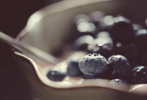 Photo of bowl of blueberries.