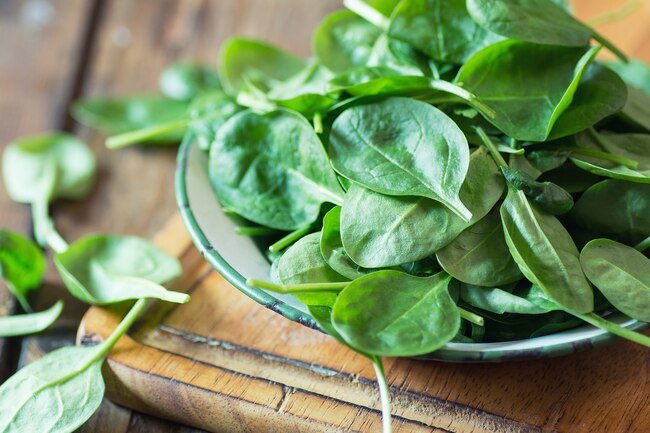 Spinach is a leafy green that is high in nitrates and good for your arteries and blood flow.