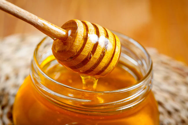 Vegans do not eat honey either, but they eat plenty of fruits and vegetables.