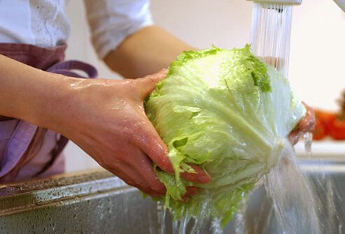 Washing produce thoroughly before eating reduces the risk of contracting hepatitis A.