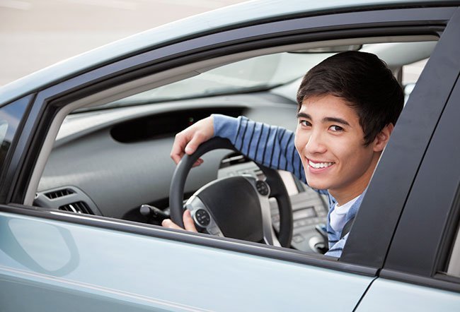 A 16-year-old boy feels that he is a grown-up, yet he behaves like a kid. Deal with your 16-year-old son by allowing him to explore his interests, giving him space, praising him when he takes responsibility and using other strategies.