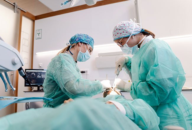 Sialendoscopy is a surgical procedure that involves the insertion of a thin tube with a tiny camera into the duct (tiny channels) of a salivary gland for diagnosis or treatment purposes.