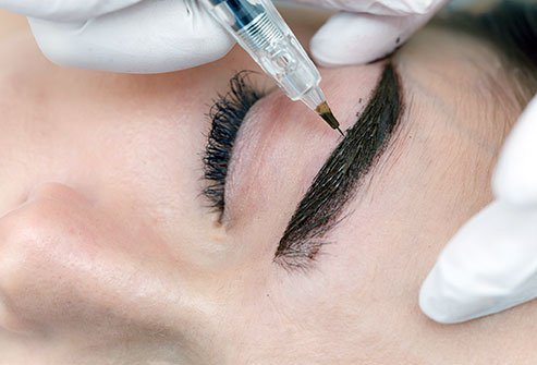 There are several differences between micropigmentation and microblading.