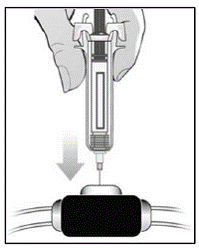 Insert the needle on the prefilled syringe into the cleaned venous port - Illustration