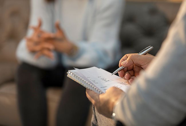 The difference between a psychologist and a neuropsychologist