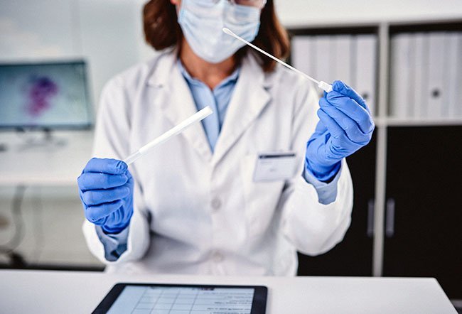 PCR test vs. antigen test