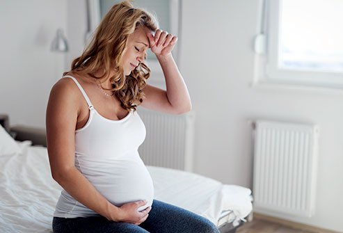 Belly bands are stretchy garments designed to support the lower back, hips, pelvis, and abdomen during pregnancy by providing light compression. While there are many benefits to belly bands, there are risks such as overuse resulting in muscle weakness and overdependence, changes to your baby's heart rate, increased pain, and skin irritation.