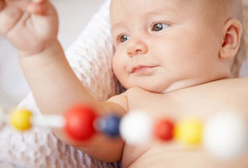 The 4-month-old baby is generally a very happy person. They can recognize and anticipate predictable events and express their emotions with great verbal enthusiasm.