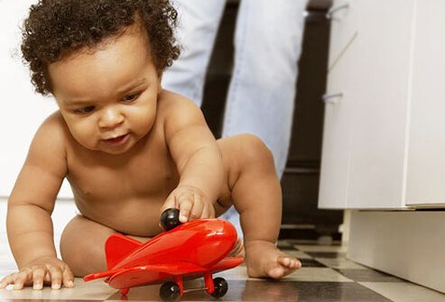 Babies learn to sit independently between 6 to 8 months of age.