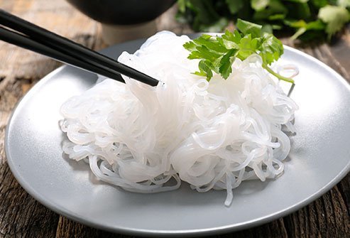 Shirataki noodles are low-carb food that has a few calories per serving.