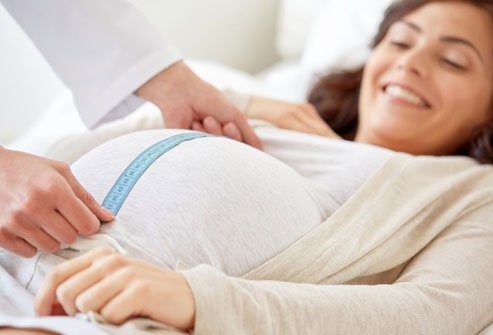 Expanding skin and a buildup of bile salts may lead to itching during pregnancy.