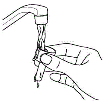 Wash the spray pump unit and dust cap in warm tap water - Illustration