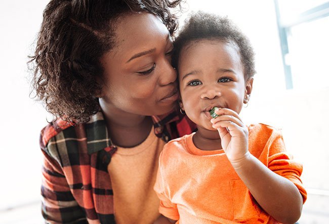 Most toddlers who are picky eaters have a normal appetite and exhibit age-appropriate growth patterns. Mistakes parents should try to avoid when feeding toddlers include watching TV at mealtimes, offering unhealthy snacks as a reward, feeding too many sugary foods, forcing the child to eat, serving portion sizes that are too big and other mistakes. 