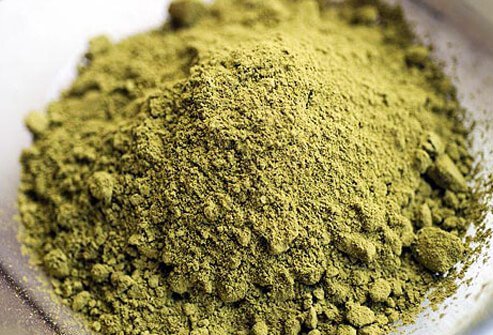 Plant-based hair dyes, including henna and vegetable dyes, can change hair color without harsh chemicals.