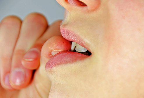 Biting your nails causes skin wounds that increase the likelihood of contracting warts.