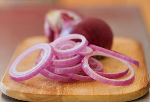 Skip raw onions and eat them cooked instead to minimize bladder irritation.