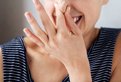 Foods, dehydration, and health problems can all cause urine odor.