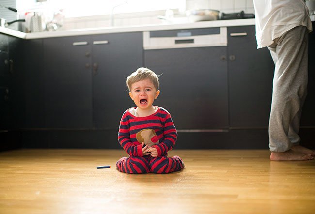 what are the signs of avoidant attachment