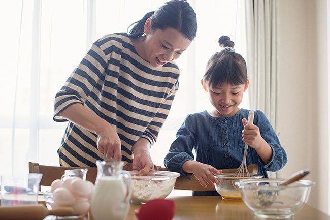 It can seem so much easier to let your children play while you cook.