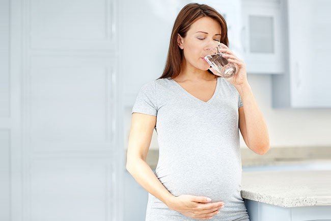 Staying hydrated throughout your pregnancy can help you prevent many conditions including headaches, dizziness, kidney stones, constipation, and even preterm labor.
