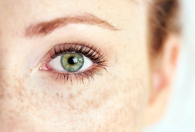 The online medium is full of home remedies to speed up eyelash growth.