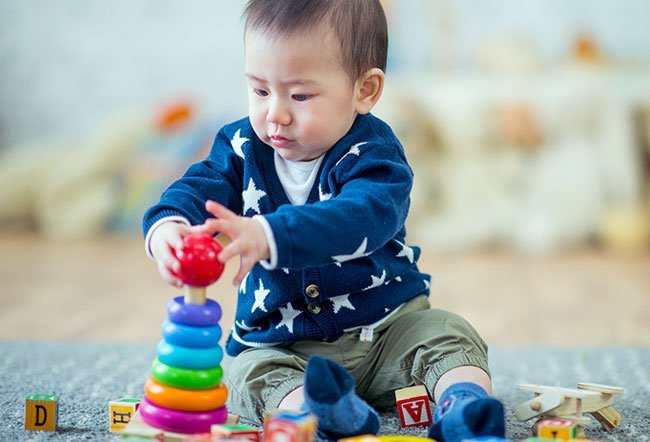 Most parents are worried about keeping their toddler or preschooler occupied in a way that will have a positive effect on their development. To choose a developmentally appropriate toy for your child choose open-ended toys, steer clear of electronics, stay away from educational toys and pick toys that will grow with your child and encourage them to be active. 