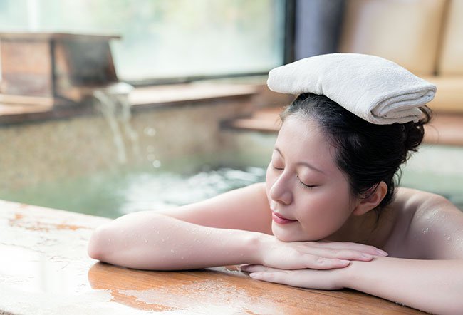 Many pregnant women like taking hot baths in a bathtub to relieve stress and pain.