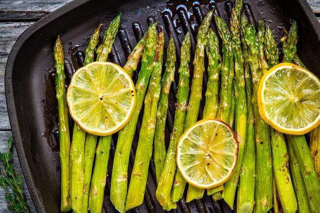 Asparagus and food coloring may turn your urine green.