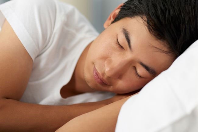Sleeping for too many or too few hours may increase belly fat.